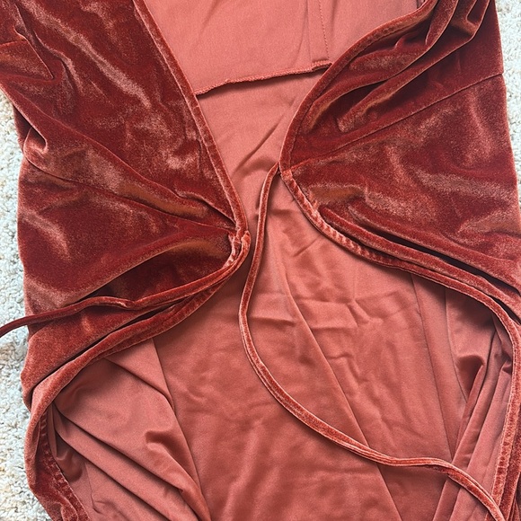 Baltic Born Meghan Velvet Maxi Wrap Dress size medium rust - Picture 4 of 6